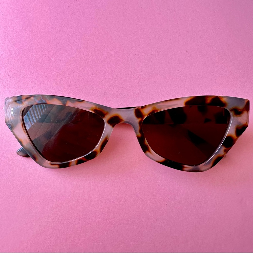 Tortoise Shell Cat-Eye Sunglasses